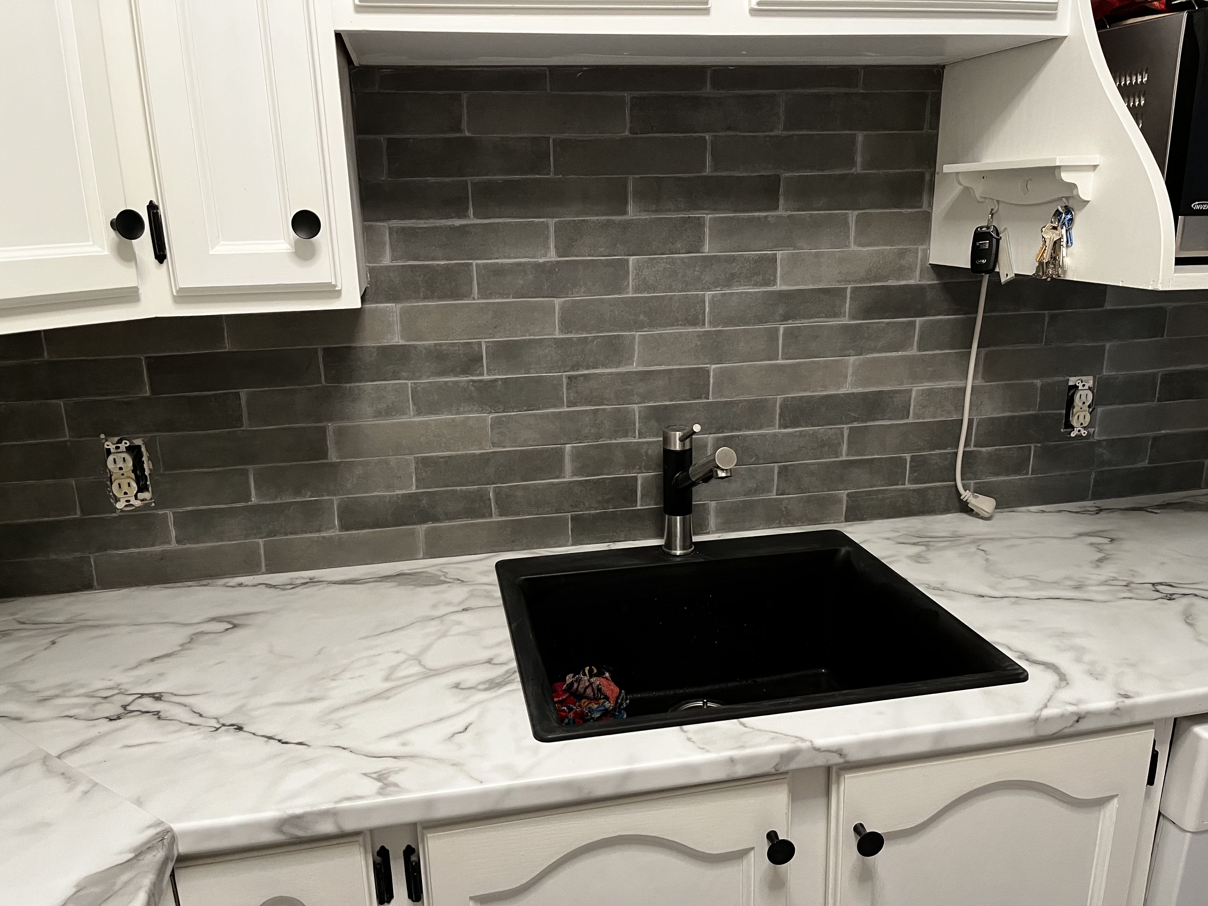Postform Laminate with tile backsplash and granite sink